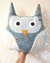 Load image into Gallery viewer, Owl Cushion
